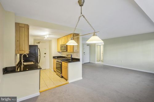 g-3-1830 Columbia Pike, ARLINGTON, VA, 22204 | Card Image