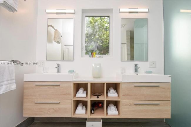 641 86 Th St, House other with 3 bedrooms, 3 bathrooms and null parking in Miami Beach FL | Image 24