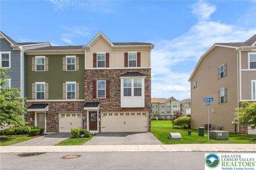 2324 Raya Way, Easton, PA, 18045-5781 | Card Image