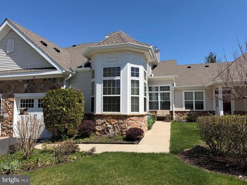 10 Dickens Dr, LAWRENCEVILLE, NJ, 08648-2572 | Card Image