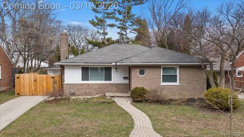 3102 Woodslee Dr, Royal Oak, MI, 48073-4422 | Card Image