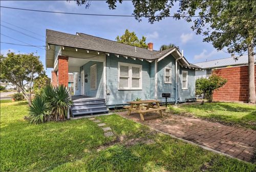 3928 Avenue S Rear, Galveston, TX, 77550-2800 | Card Image