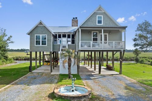 7700 Belle Fontaine Dr, Ocean Springs, MS, 39564-7719 | Card Image