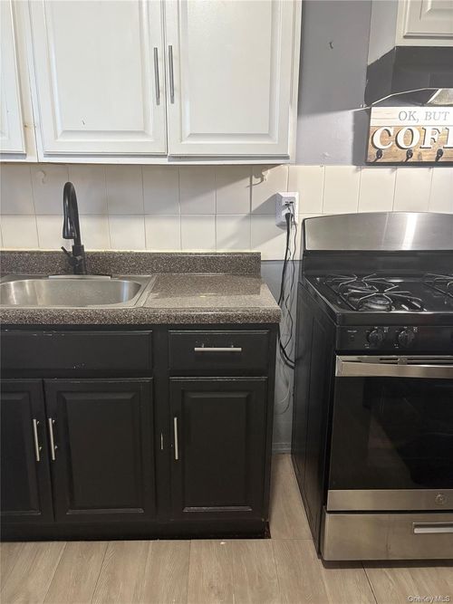 3-110 Elliott Ave, Yonkers, NY, 10705-2305 | Card Image