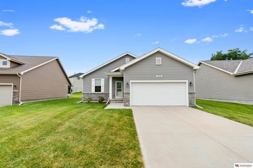 16091 Weber St, Bennington, NE, 68007-7481 | Card Image