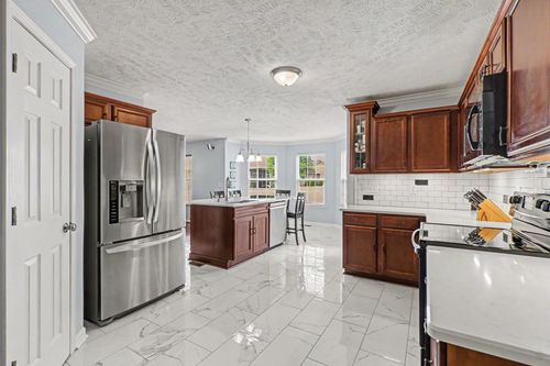 107 Seven Springs Dr, Mount Juliet, TN, 37122-3860 | Card Image