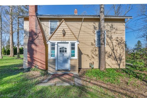 2526 River Rd, Willoughby Hills, OH, 44094-9648 | Card Image
