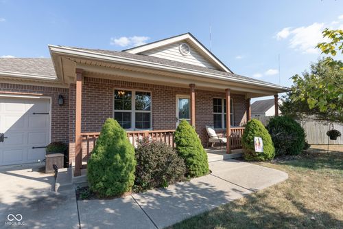 289 W Raymond Ave, Trafalgar, IN, 46181-9314 | Card Image