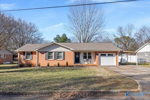 367 College Park Ct Nw, Huntsville, AL, 35805-2629 | Card Image