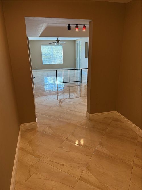 3j-3690 Inverrary Dr, Lauderhill, FL, 33319 | Card Image