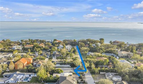 211 Toledo Way Ne, ST PETERSBURG, FL, 33704-3833 | Card Image