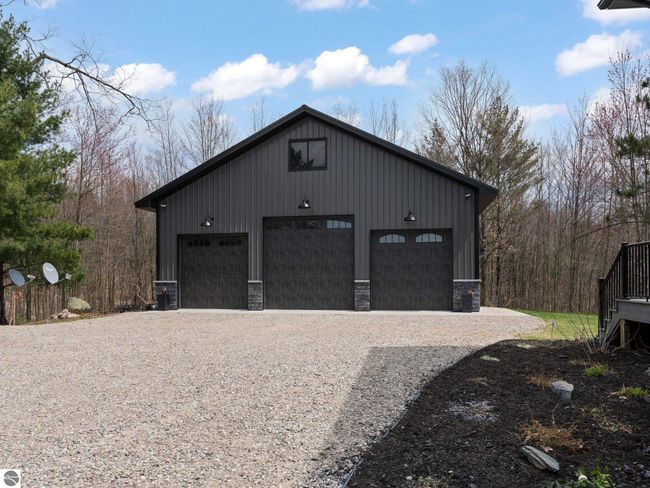 5242 W Big Sky Trl, House other with 4 bedrooms, 4 bathrooms and null parking in Cadillac MI | Image 5