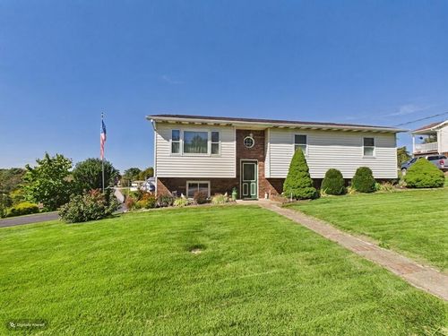 102 Virginia Oaks Dr, Moundsville, WV, 26041-6022 | Card Image
