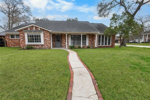 302 Shadow Creek Dr, El Lago, TX, 77586-6001 | Card Image
