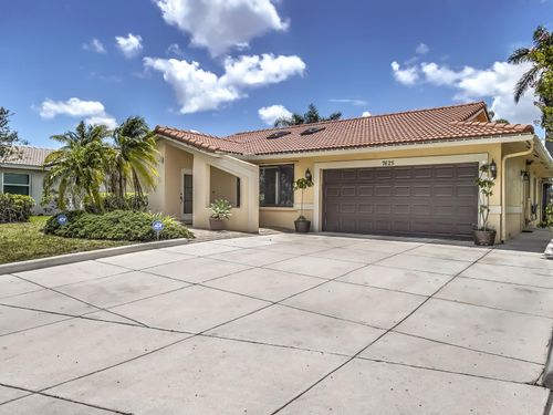 7625 Sunflower Dr, Margate, FL, 33063-6827 | Card Image