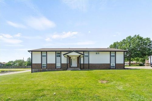 2203 Mission Road, Harrisonville, MO, 64701 | Card Image