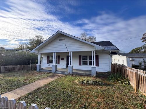 531 Elk Spur St, Elkin, NC, 28621-3205 | Card Image