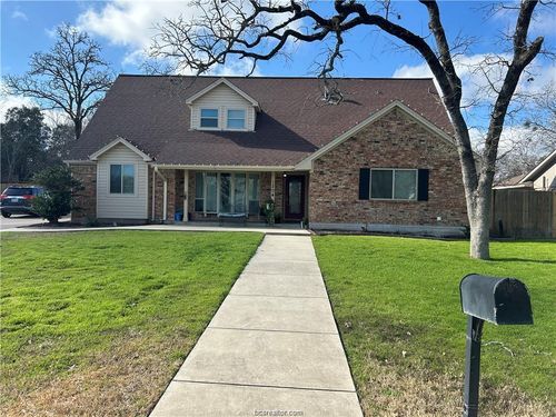1204 Neal Pickett Dr, College Station, TX, 77840-2613 | Card Image