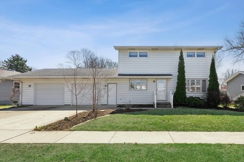 1127 15th St, De Witt, IA, 52742-1017 | Card Image