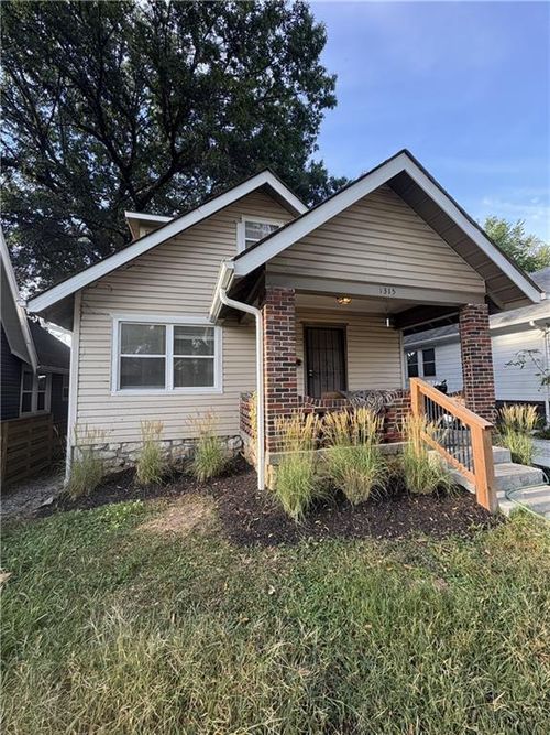 1315 E 62nd Ter, Kansas City, MO, 64110-3419 | Card Image