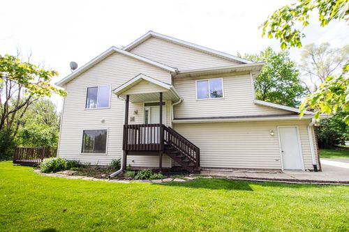 1410 S River Rd, New Berlin, WI, 53151-1464 | Card Image