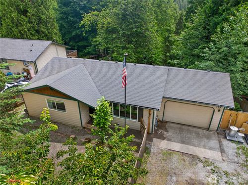 744 Sumerset Way, Sedro Woolley, WA, 98284-9559 | Card Image