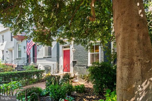 328 A St Ne, WASHINGTON, DC, 20002-5940 | Card Image