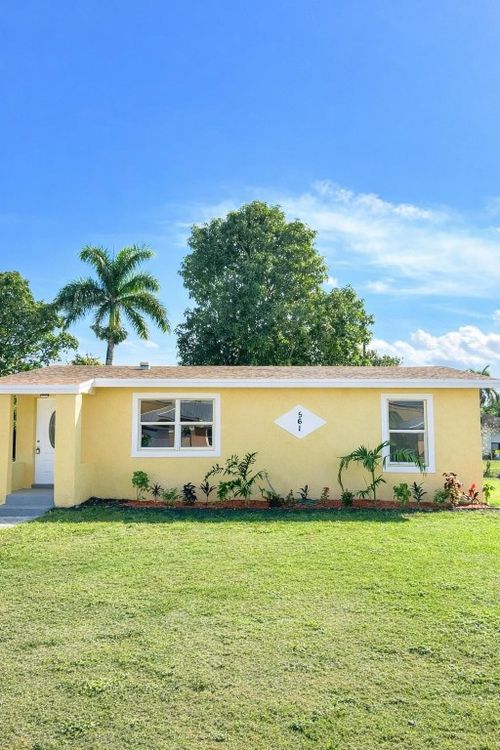 561 Sw 14th St, Belle Glade, FL, 33430-3726 | Card Image