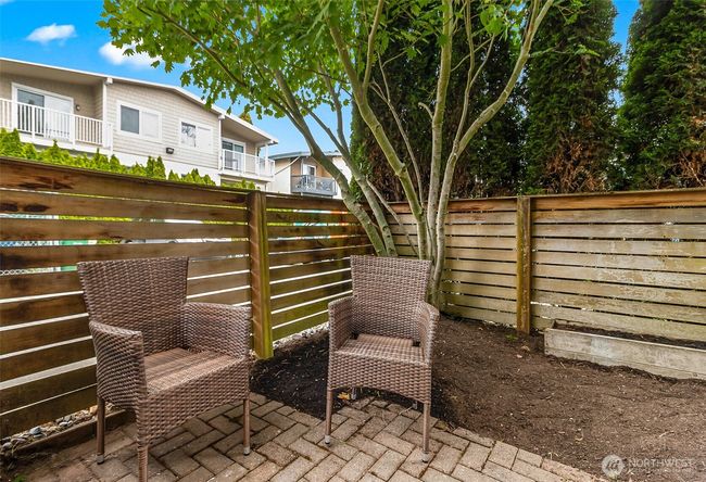 1214 N Northgate Way, Townhouse with 3 bedrooms, 2 bathrooms and 1 parking in Seattle WA | Image 35
