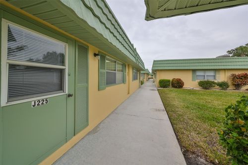 apt-225-102 Cambridge Trl, SUN CITY CENTER, FL, 33573-5955 | Card Image