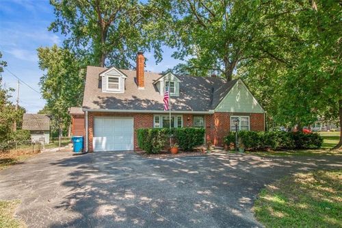 3861 Blue Ridge Blvd, Independence, MO, 64052-2351 | Card Image
