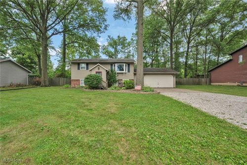 47655 Cooper Foster Park Rd, Amherst, OH, 44001-3317 | Card Image