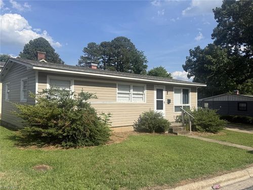 108 Wall St, Madison, NC, 27025-1932 | Card Image
