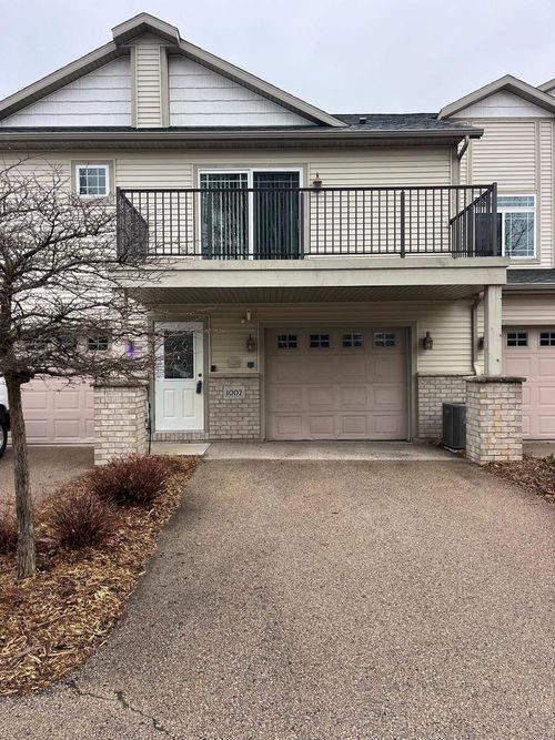 1002 Mallard Way, Marinette, WI, 54143 | Card Image