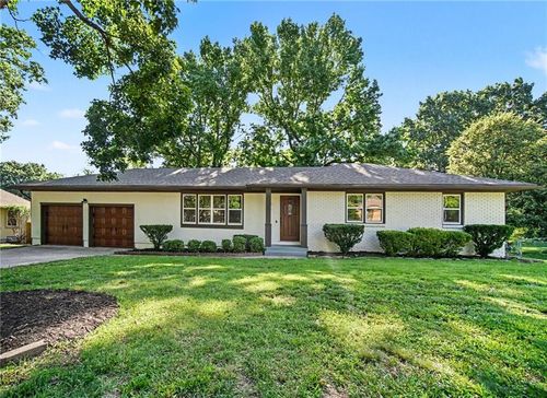 11123 Grand Ave, Kansas City, MO, 64114-5402 | Card Image