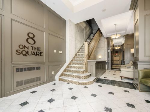 502-8 E Broad St, Columbus, OH, 43215-3435 | Card Image