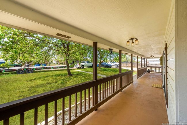 1506 D St, House other with 4 bedrooms, 3 bathrooms and null parking in Floresville TX | Image 4