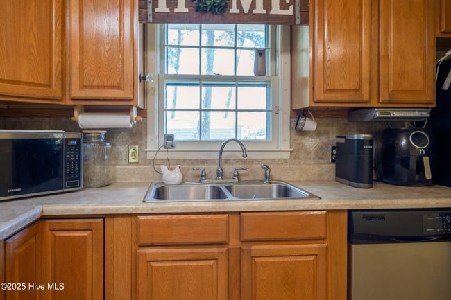 6733 Newon Grove Highway, House other with 3 bedrooms, 2 bathrooms and null parking in Newton Grove NC | Image 13