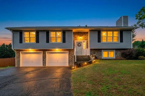 5158 Orchard Hill Dr, Roanoke, VA, 24019-6044 | Card Image