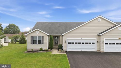 140 Peter Rabbit Dr, RANSON, WV, 25438-4862 | Card Image