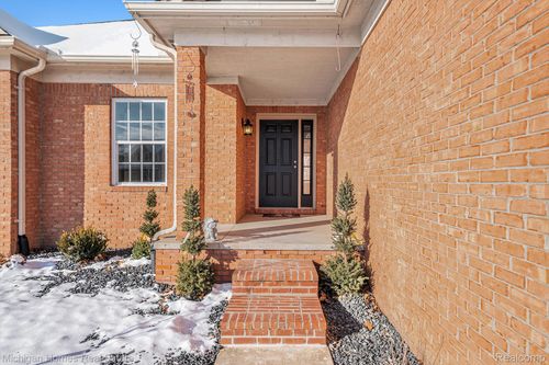 8096 Peninsula Cir, Grand Blanc, MI, 48439-7263 | Card Image