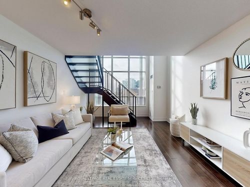 308-51 Baffin Crt, Richmond Hill, ON, L4B4P6 | Card Image