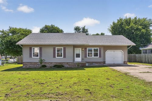 712 S Chestnut St, Buffalo, MO, 65622-9452 | Card Image