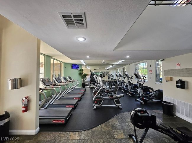 Workout area featuring baseboards, visible vents, and recessed​​‌​​​​‌​​‌‌​‌‌​​​‌‌​​‌‌​‌​​​​​‌ lighting | Image 15