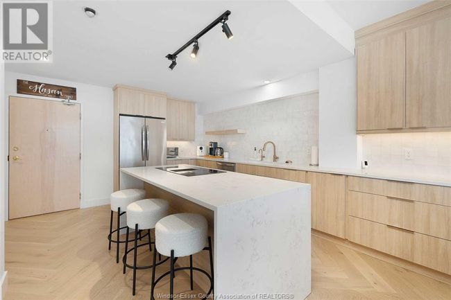 1701 - 515 Riverside Dr W, Condo with 2 bedrooms, 3 bathrooms and null parking in Windsor ON | Image 9