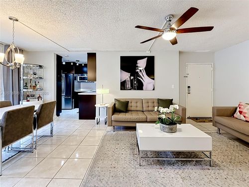 101-9350 Fontainebleau Blvd, Miami, FL, 33172-4243 | Card Image