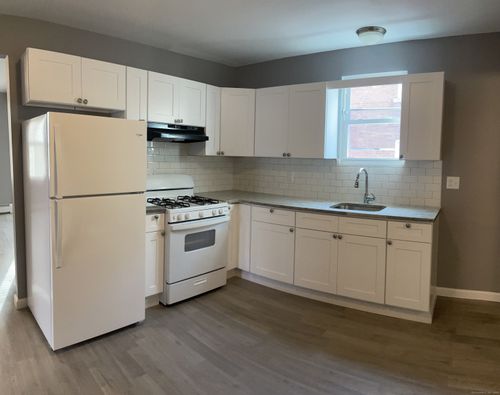 150 Westland St, Hartford, CT, 06120-1835 | Card Image