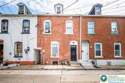 213 N Peach St, ALLENTOWN, PA, 18102 | Card Image