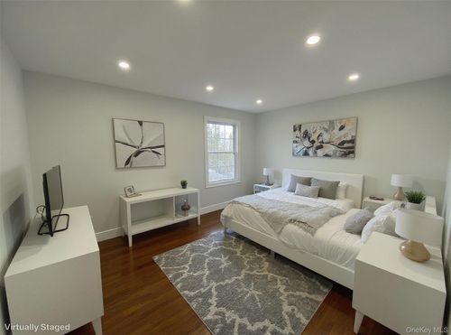 275 Beachview St, Copiague, NY, 11726-3603 | Card Image