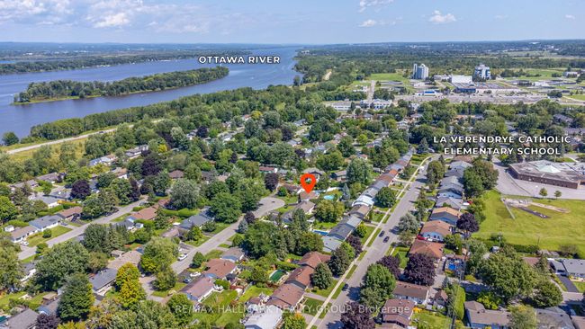 2140 Blue Jay Cres, House other with 2 bedrooms, 2 bathrooms and 3 parking in Gloucester ON | Image 42